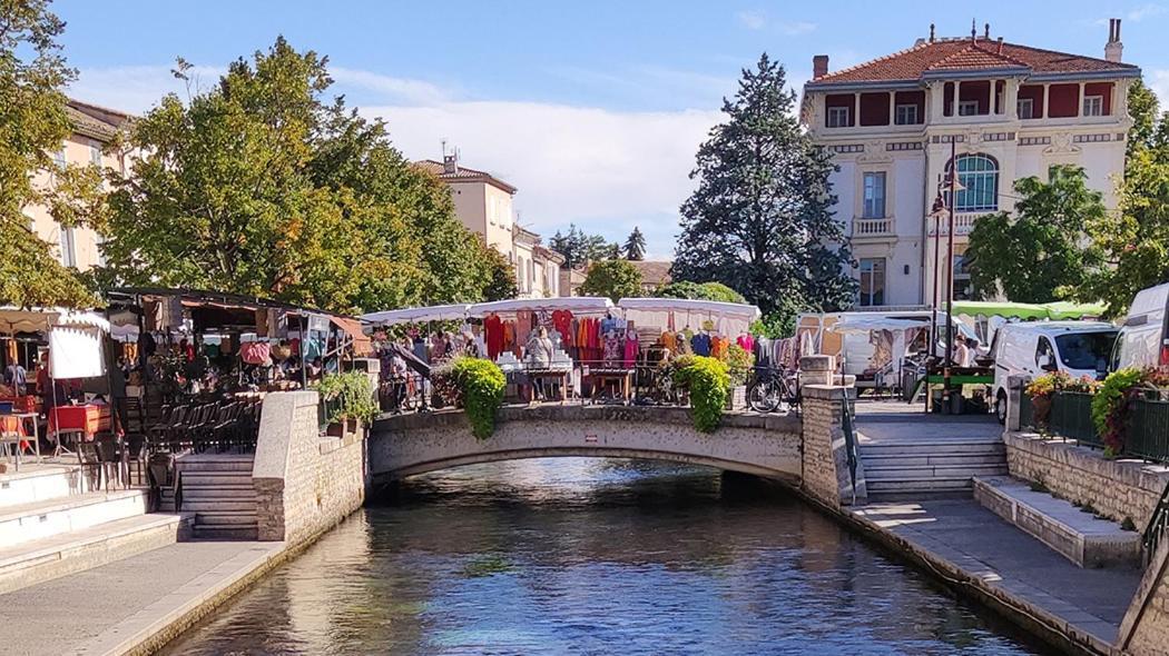 Logement Studio Avec Vue Sur Le Centre Historique LʼIsle-sur-la-Sorgue Eksteriør billede
