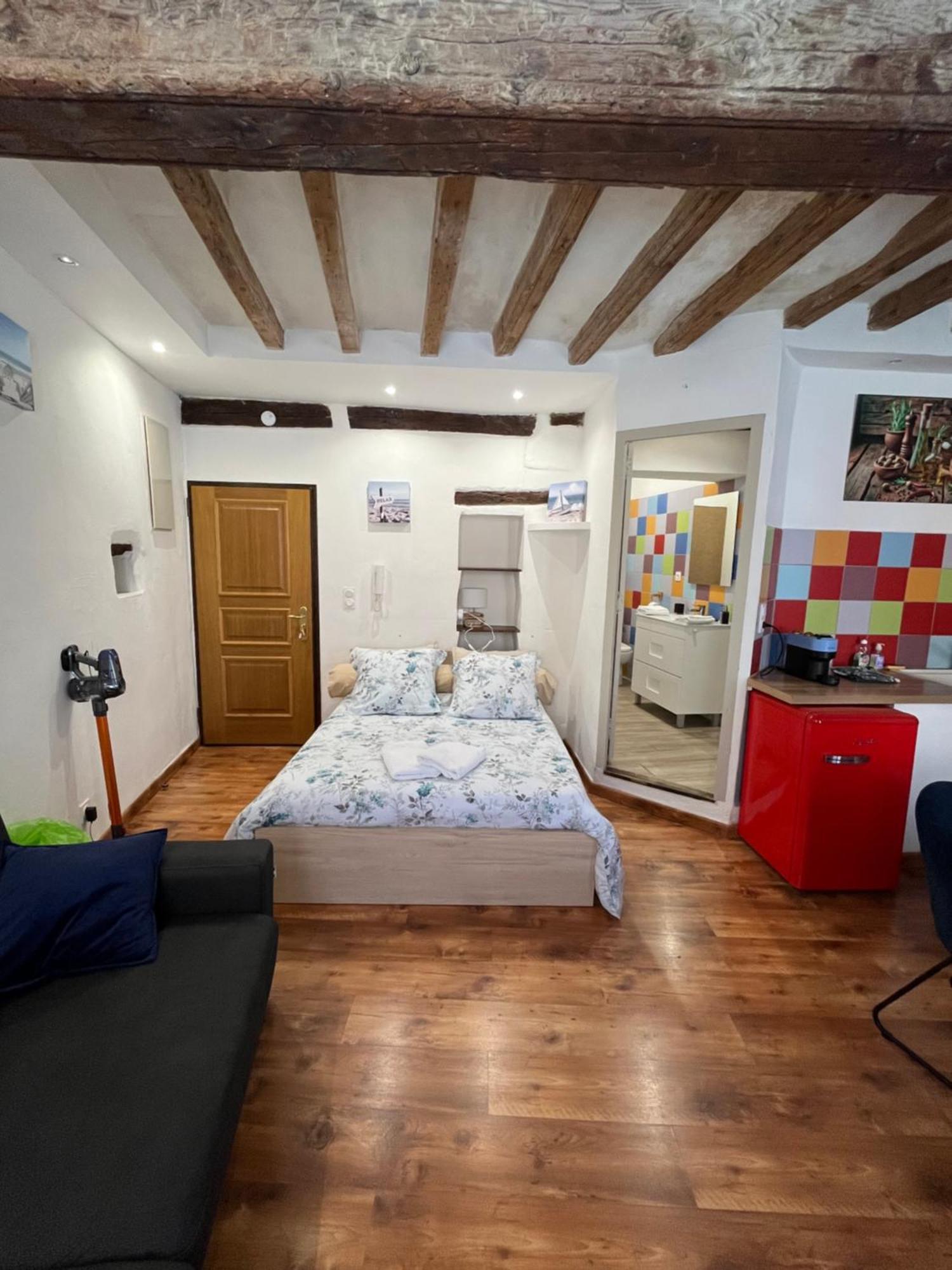 Logement Studio Avec Vue Sur Le Centre Historique LʼIsle-sur-la-Sorgue Eksteriør billede